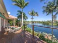 Robina - Single Level Waterfront - Blue Ribbon ...