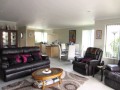 Stanmore Bay - Stylish One Level Brick & Tile In ...