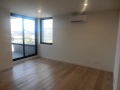 Box Hill - Easy Living In A Convenient Loaction - -