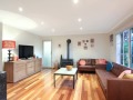 Hughesdale - Perfect Townhouse Ticks All Boxes - -