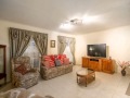 Frankston North - Large, Stylish Family Living! - -